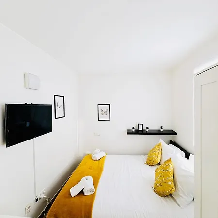 Apartment Chic In City-limp17c