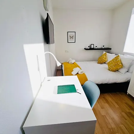 Apartment Chic In City-limp17c